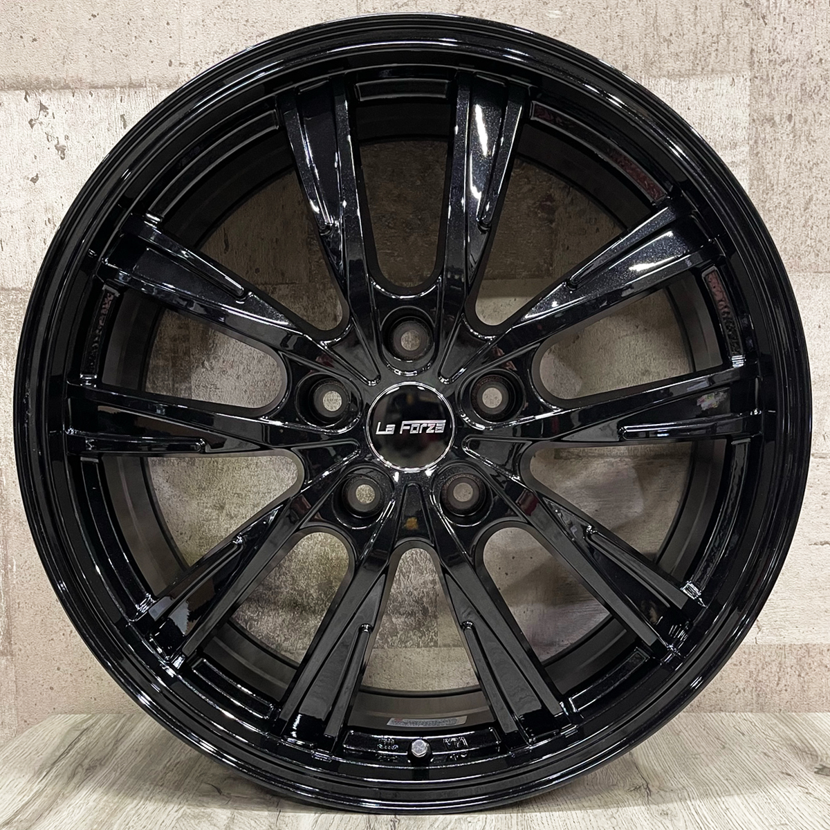 2023年製 即納 スタッドレスホイールセット 225/60R18 ブリヂストン DM-V3 特注 LaForza 18×7.5J+48 5/114.3 黒 CX-5 CX-8 エクストレイル_画像2