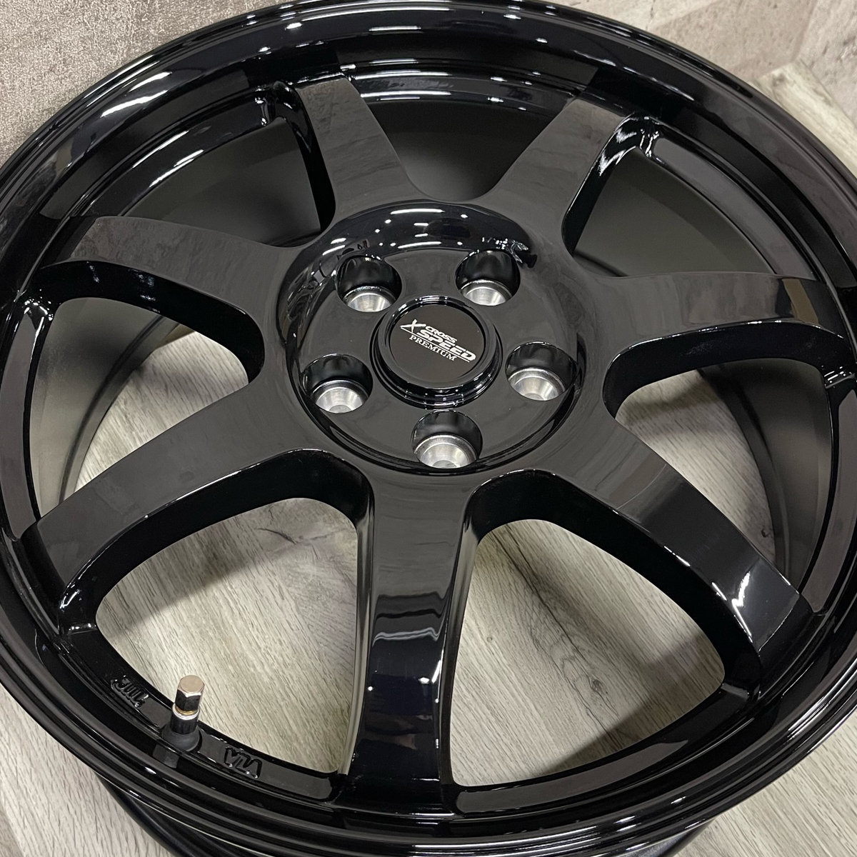 即納 スタッドレスタイヤホイールセット 225/60R17 ピレリ アイスゼロ 特注 軽量プレミアムR7 17×7.0J+48 5/100 黒 フォレスター スバルXV_画像5