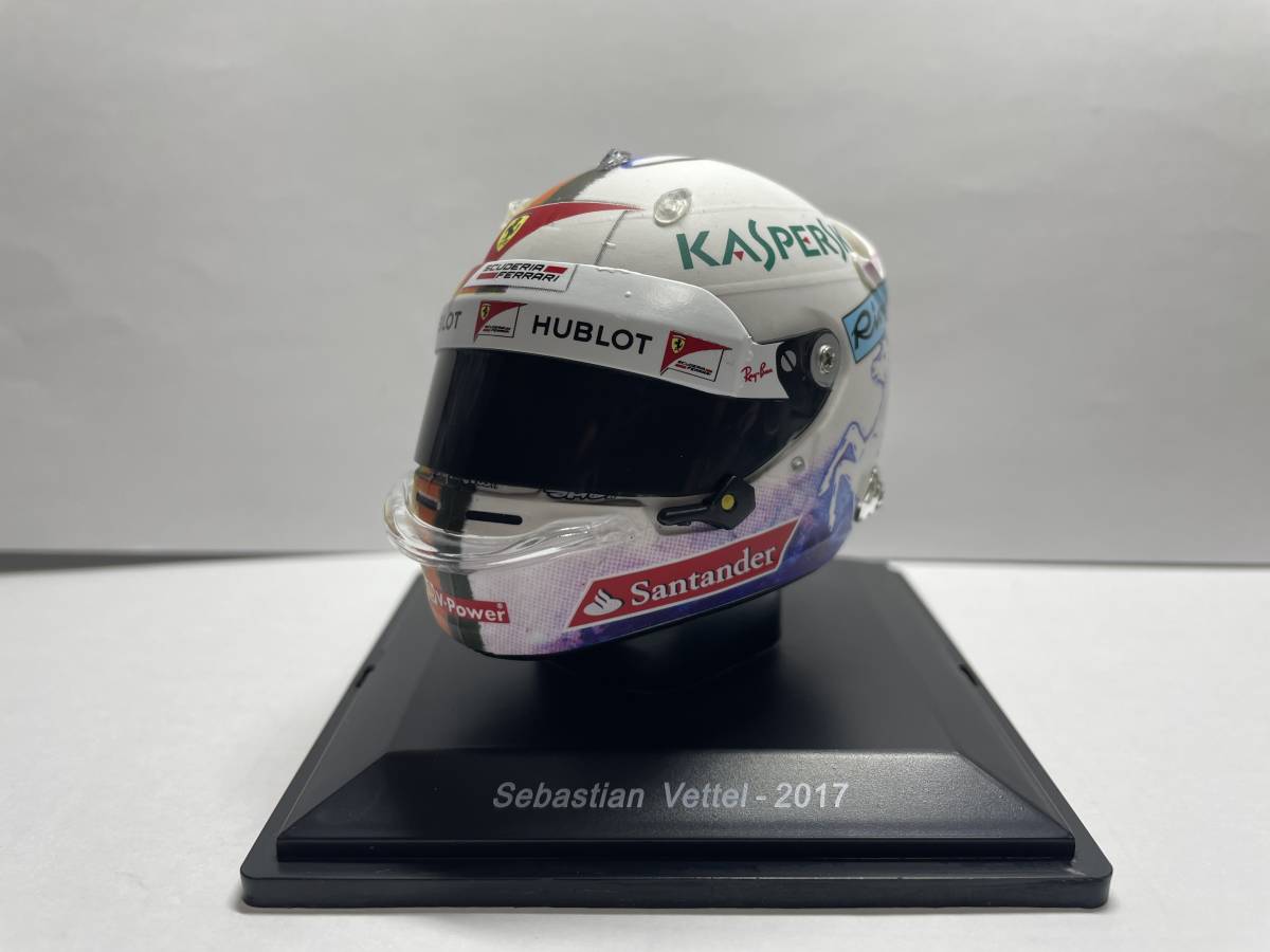 SPARK 1/5 ヘルメット　フェラーリ　セバスチャン・ベッテル　2017年　日本グランプリ使用　※ケースにひび割れあり_画像2