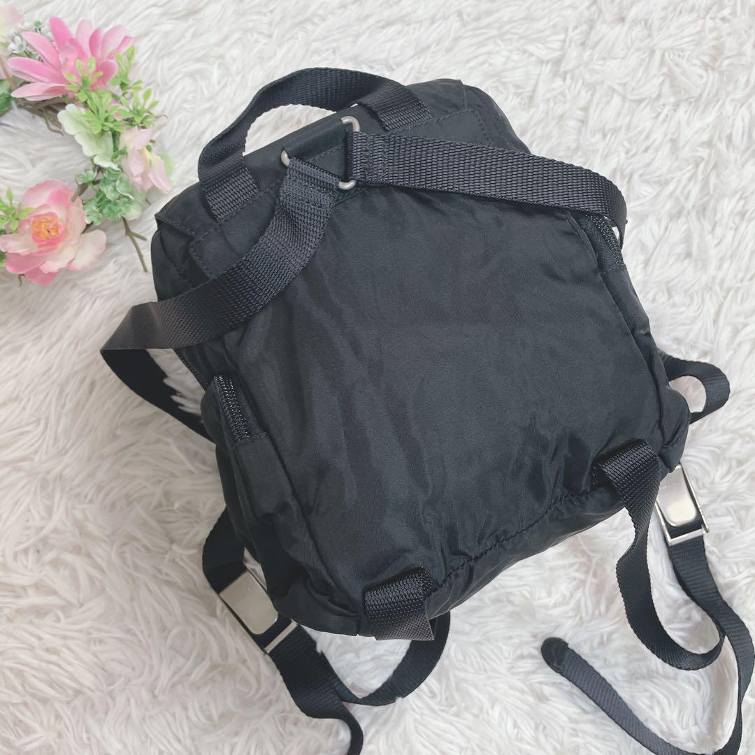 極美品 PRADA プラダ ミニリュック ナイロン 三角ロゴ ブラック 極美品 PRADA プラダ ミニリュック ナイロン 三角ロゴ ブラック