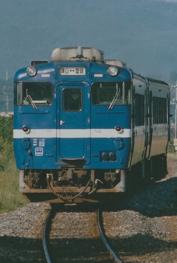 鉄道写真 キハ40系気動車 津山色 因美線 KG判（102mm×152mm）_画像1