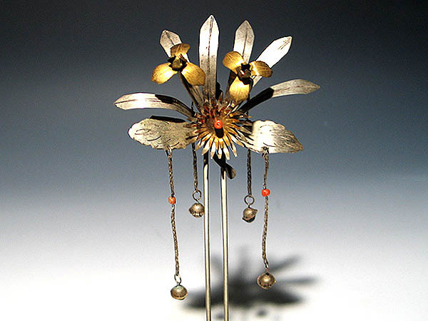 安価 ワタナベ 桃アンティーク髪飾り：金工大きな飾り簪 かんざし
