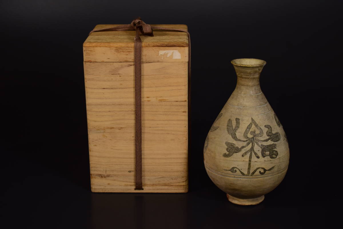 代引き不可】 【和】(7024) 朝鮮古玩 絵高麗花文瓶 李朝 保管箱有 鉄絵