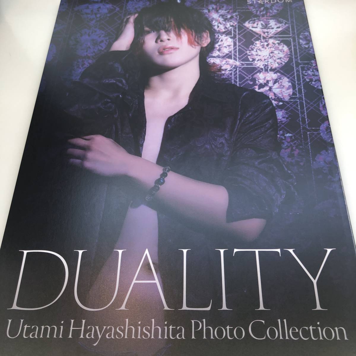 Yahoo!オークション - スターダム 林下詩美 写真集 DUALITY Yahoo!オークション - スターダム 林下詩美 写真集 DUALITY