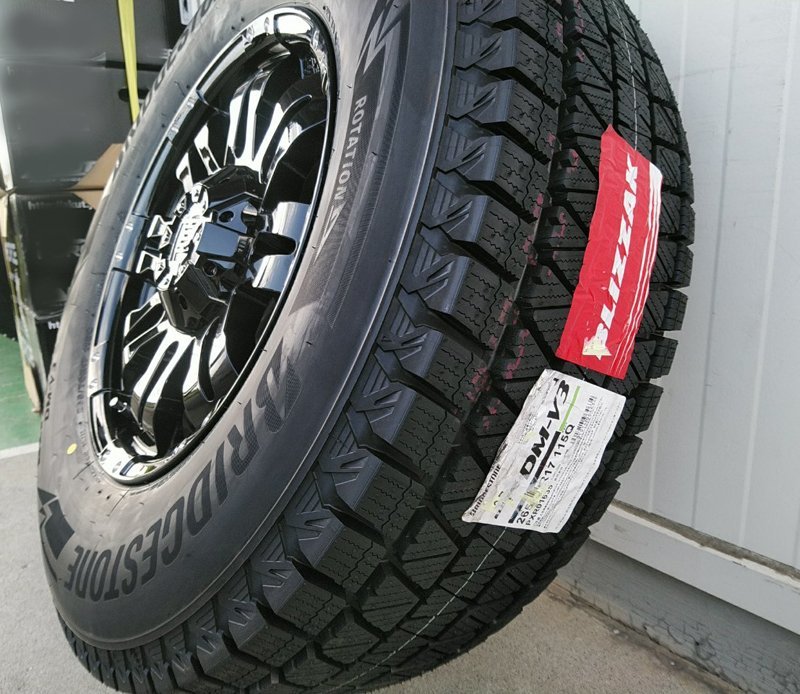 ブリヂストン スタッドレス ブリザック DM-V3 265/70R17 265/65R17 プラド ハイラックス FJ サーフ H3 タイヤホイールセット Balano_画像1