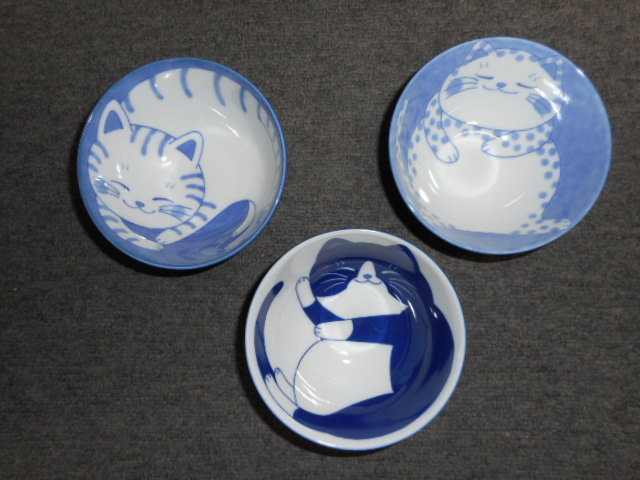 藍染ねこ　お茶碗　３柄組　日本製美濃焼　新品未使用（トラとハチワレとブチ）陶磁器製_画像5
