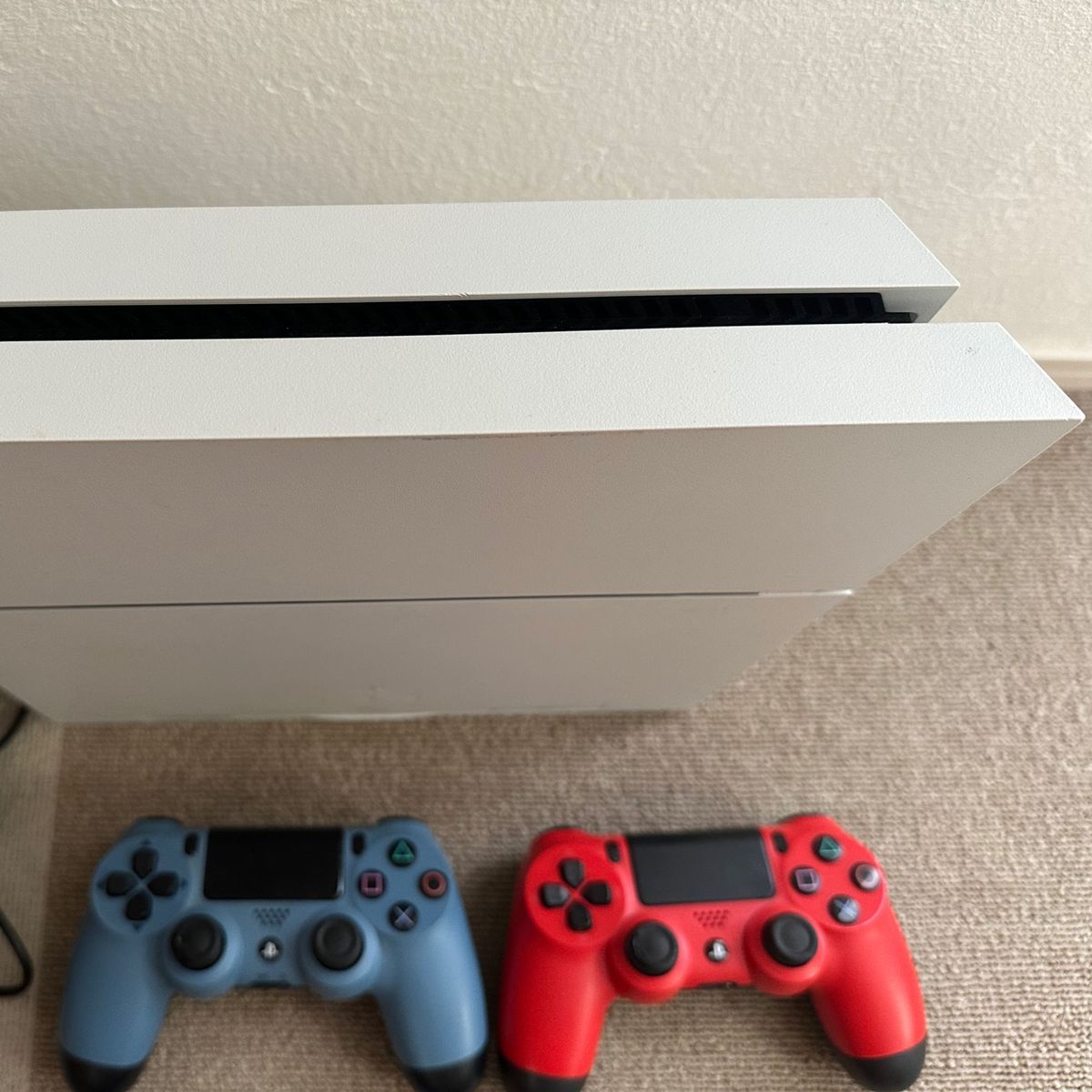 SONY PS4 PlayStation4 本体とコントローラー