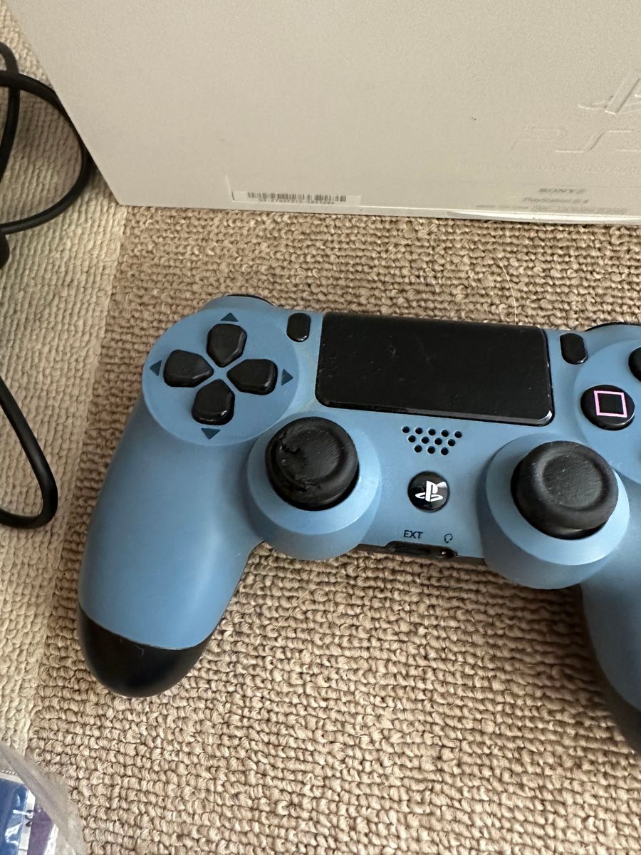 SONY PS4 PlayStation4 本体とコントローラー