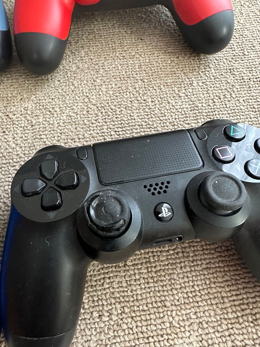 SONY PS4 PlayStation4 本体とコントローラー