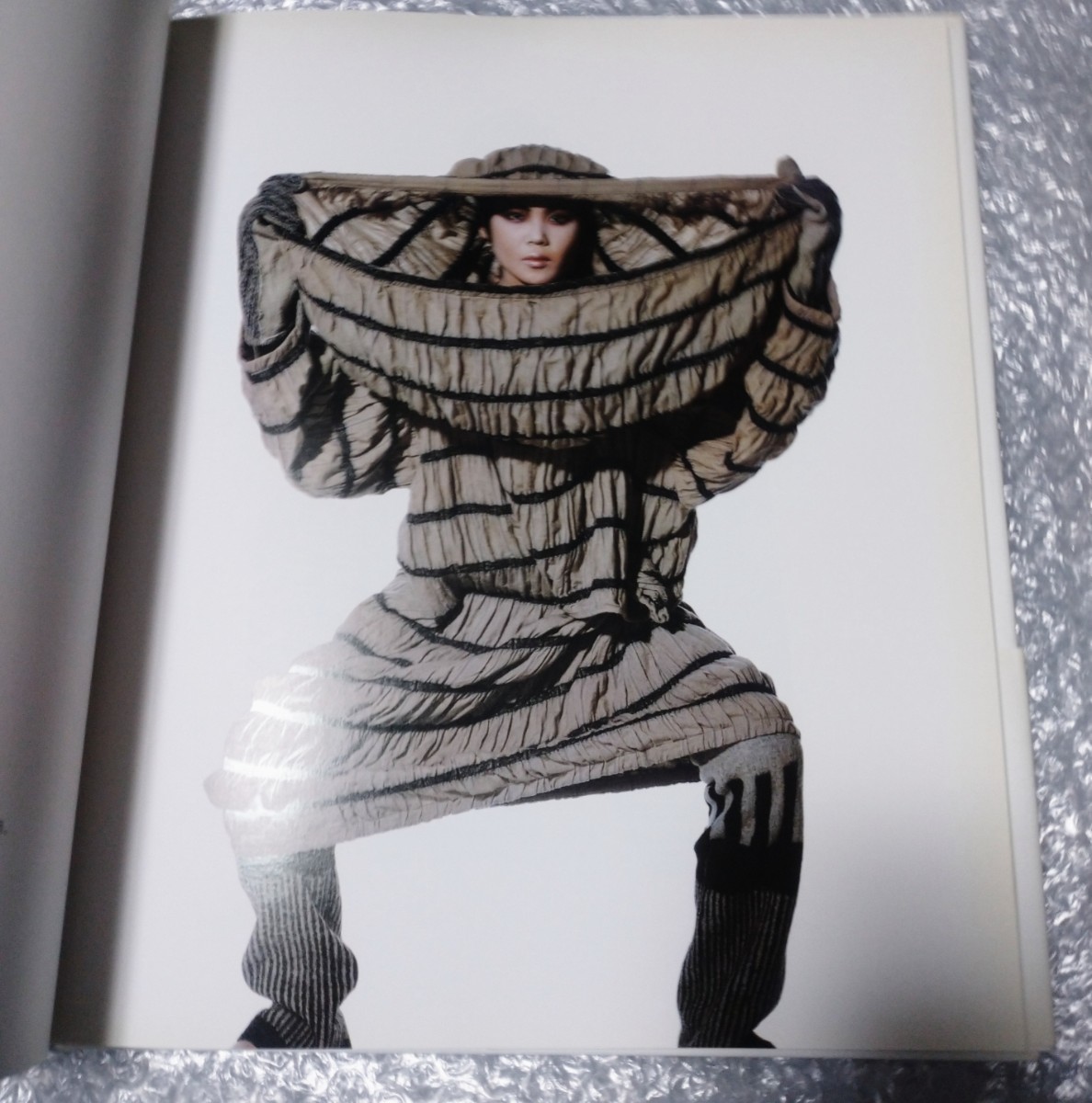 三宅一生 アーヴィング・ペン 写真集