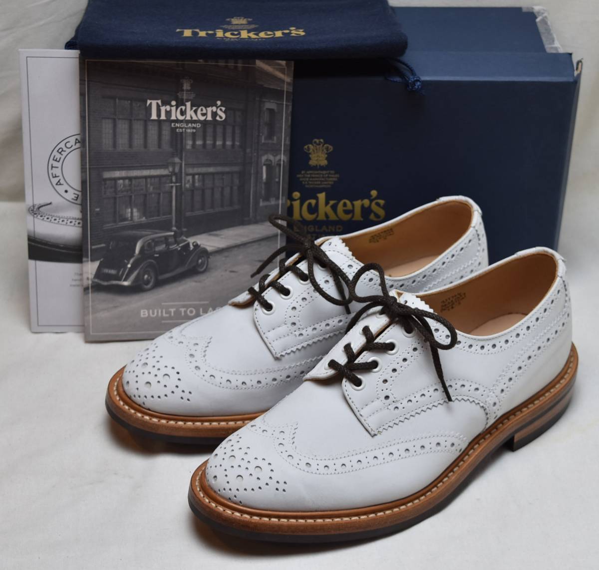 SALE!! トリッカーズ Tricker's　カントリー　フルブローグダービー off white nubuck　5633/337 UK7.5 26-26.5cm 未使用品　イギリス製_画像1