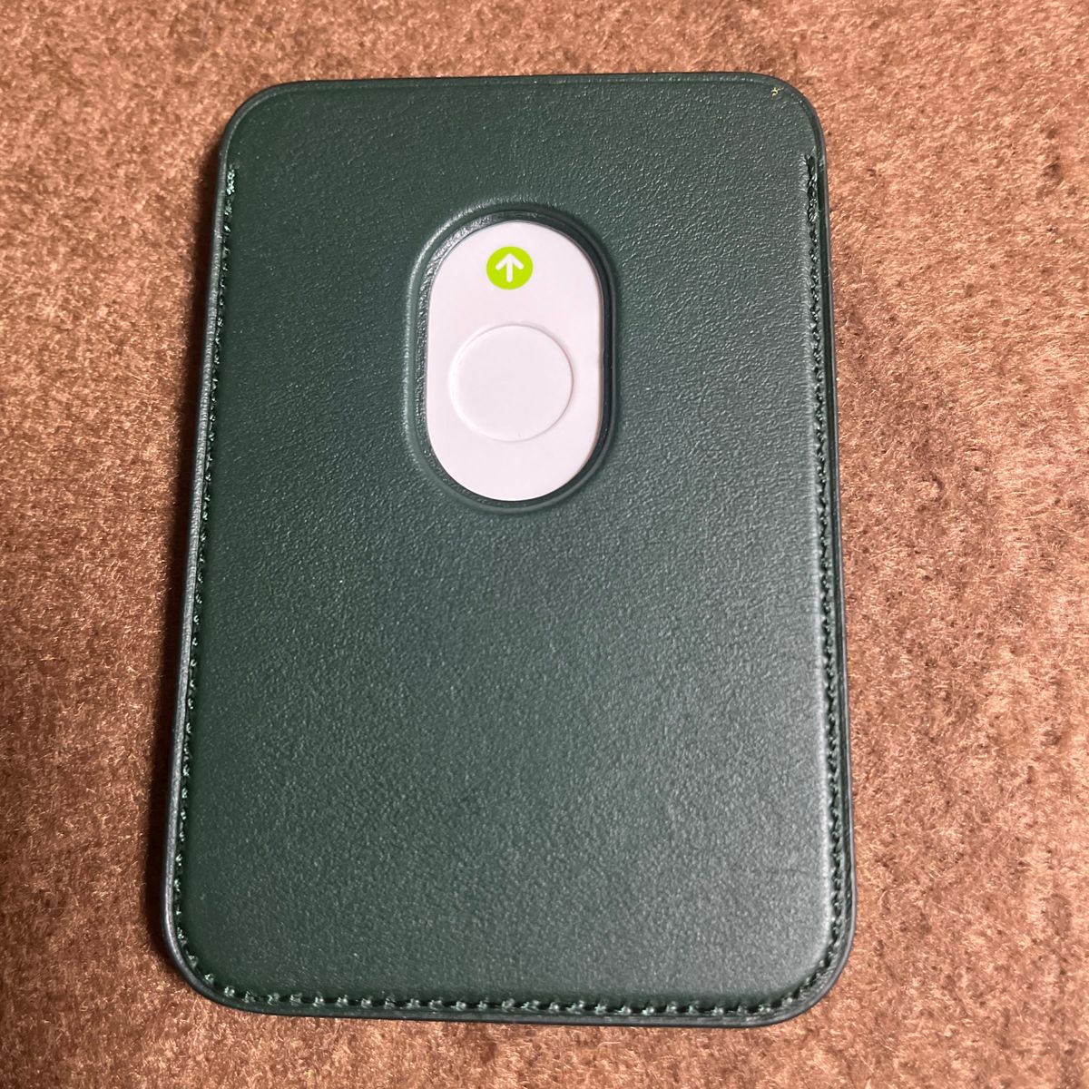 Apple MagSafe対応レザーウォレット (iPhone用) - セコイア Apple MagSafe対応レザーウォレット (iPhone用) - セコイア