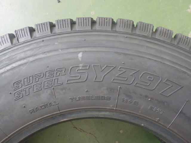 225/80R17.5 123/122L ヨコハマ SY397 中古 9.9分山 1本のみ スタッドレスタイヤ 2019年製 L16556_画像2