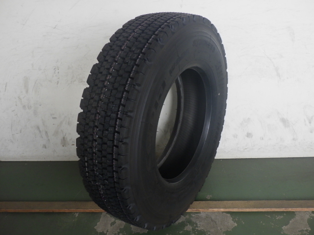 225/80R17.5 123/122L ブリヂストン W901 中古 9.9分山 1本のみ スタッドレスタイヤ 2015年製 L16552