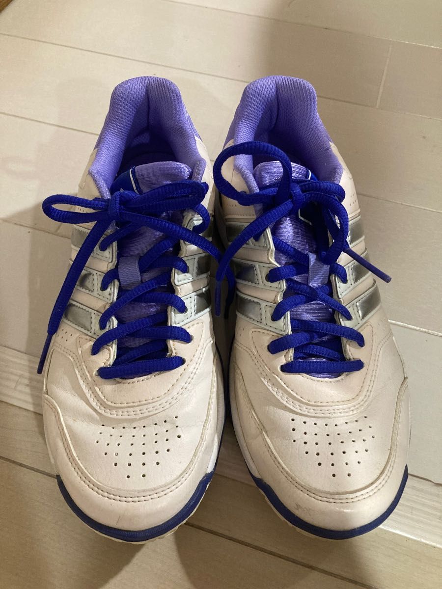 テニスシューズ adidas 22 5|PayPayフリマ