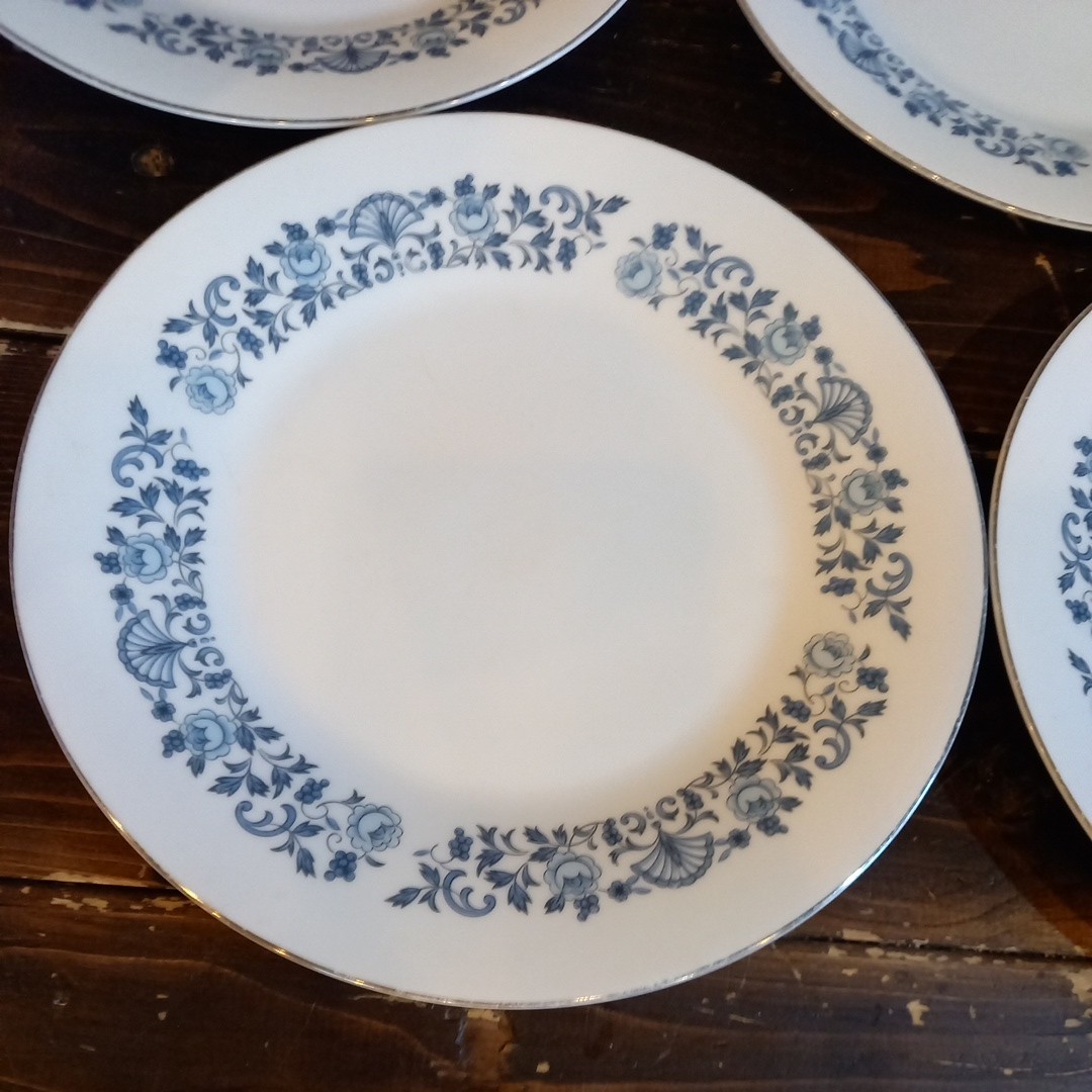 N4071 ノリタケ Noritake お皿 皿 4枚 銘々皿 ディナー 銀縁 模様 花模様 花モチーフ 花柄 白 青 発送ヤマト80サイズ 札幌_画像2