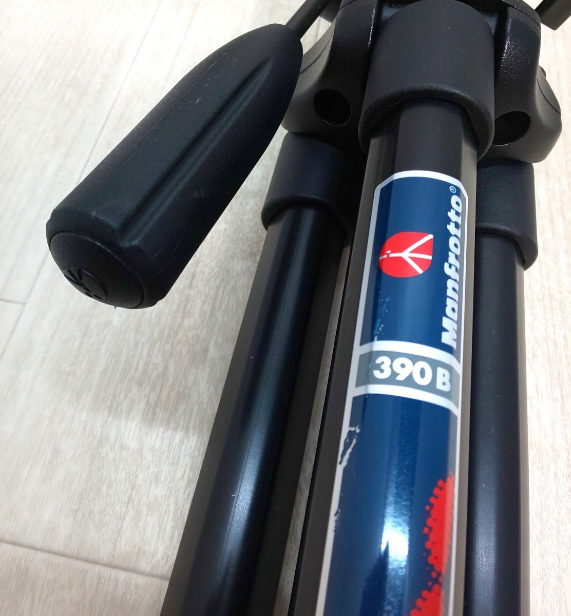 保管品☆Manfrotto 390B SVP 三脚 ブラック イタリア製☆ マンフロット ま1006_画像4