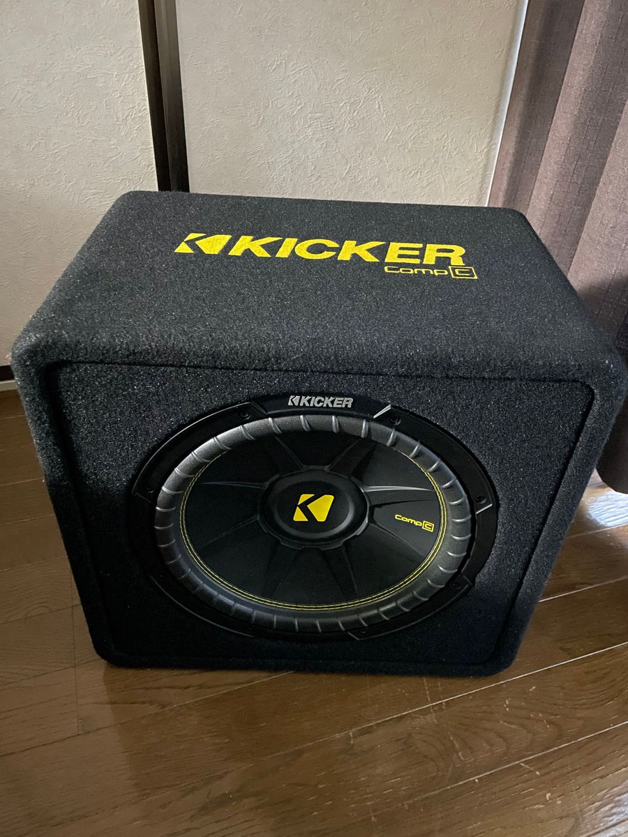 Kicker CompCシリーズ 30cm（12インチ）純正ウーハーBOX 44VCWC122