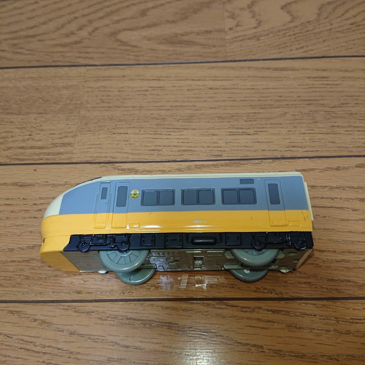 プラレール走行可能 プルバック電車 E657系フレッシュひたち 黄色
