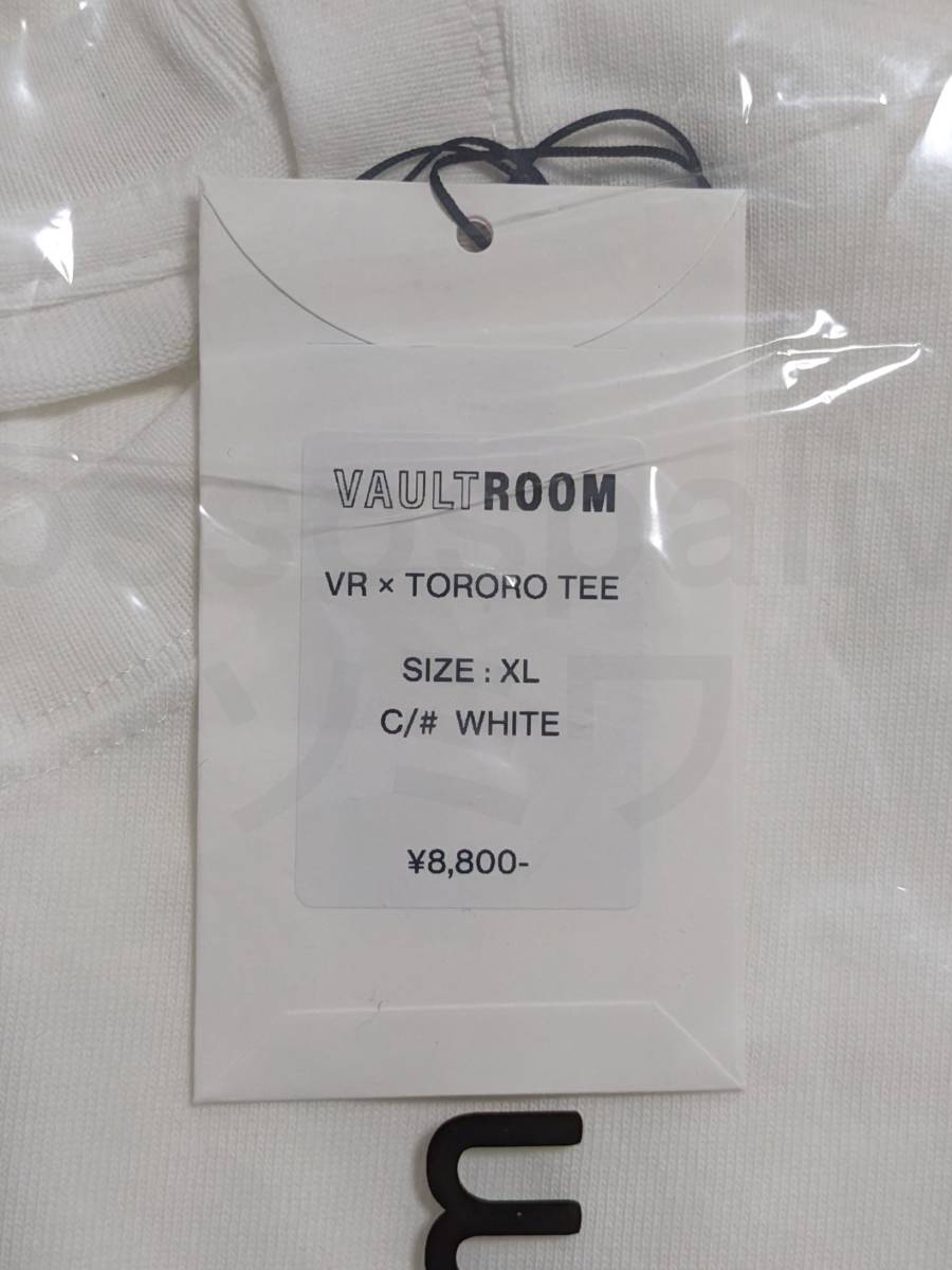 XLサイズvaultroom × TORORO TEE / WHT 猫麦とろろ-