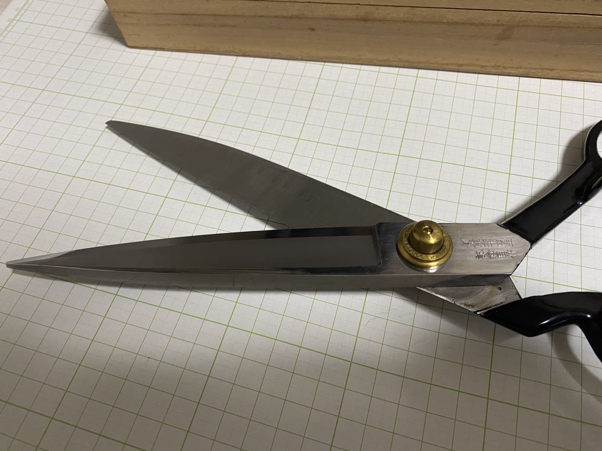 裁ち鋏 初代庄三郎 記念作 32センチ 新品 東鋏|Yahoo!フリマ 裁ち鋏 初代庄三郎 記念作 32センチ 新品 東鋏|Yahoo!フリマ