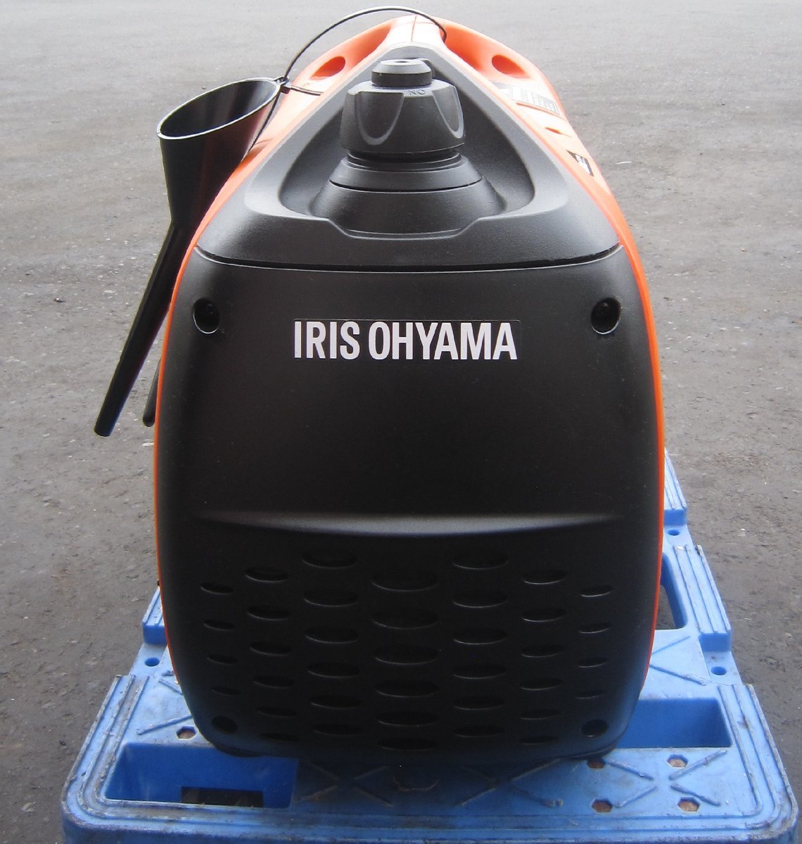 【中古品】アイリスオーヤマ IRIS OHYAMA インバーター 発電機 IGG-900 100V 50/60Hz 0.9kVA ガソリン 非常用電源_画像6