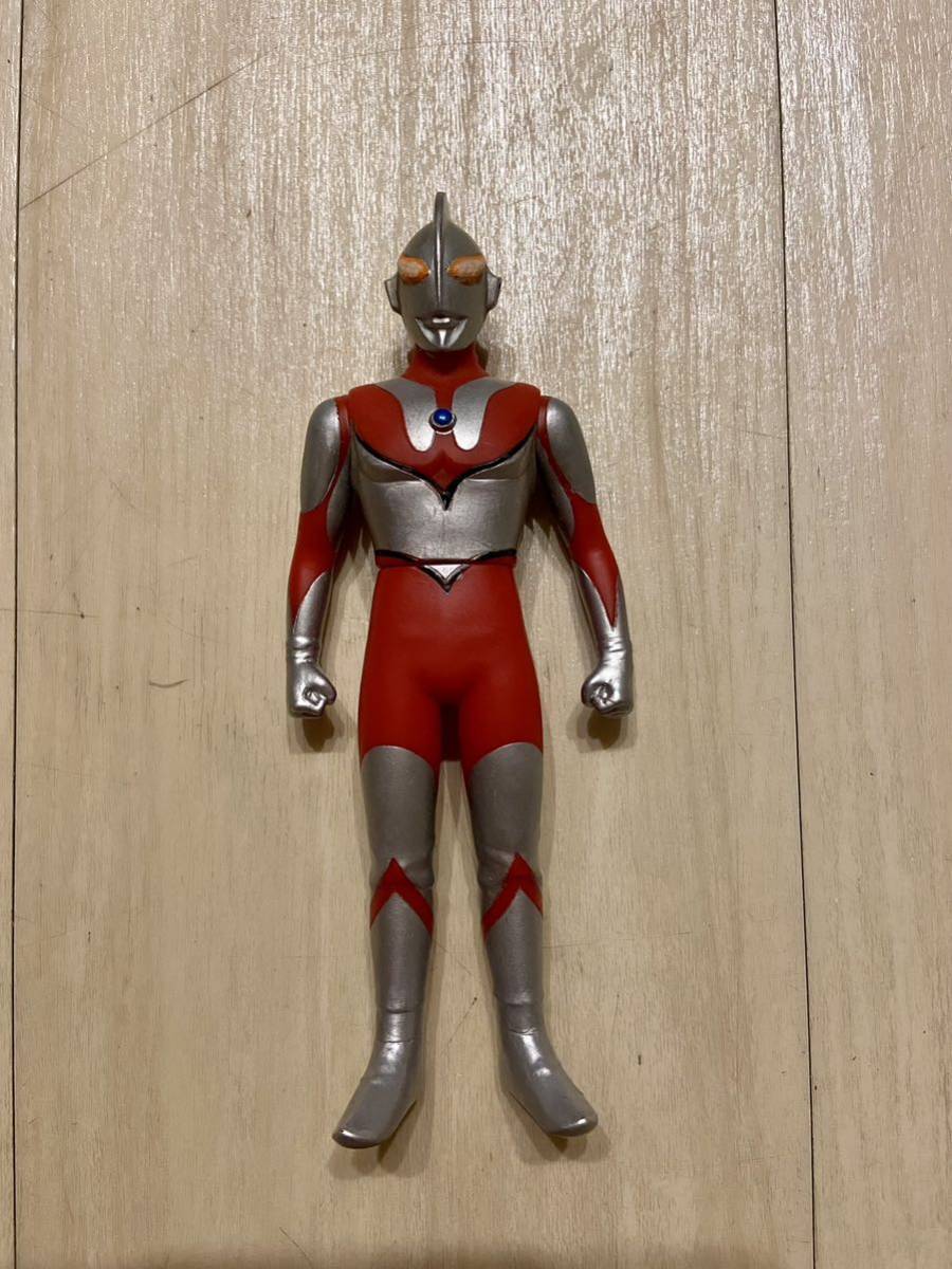 ニセウルトラマン ソフビ 中古美品 廃盤17センチ 2000 BANDAI ウルトラマン_画像2