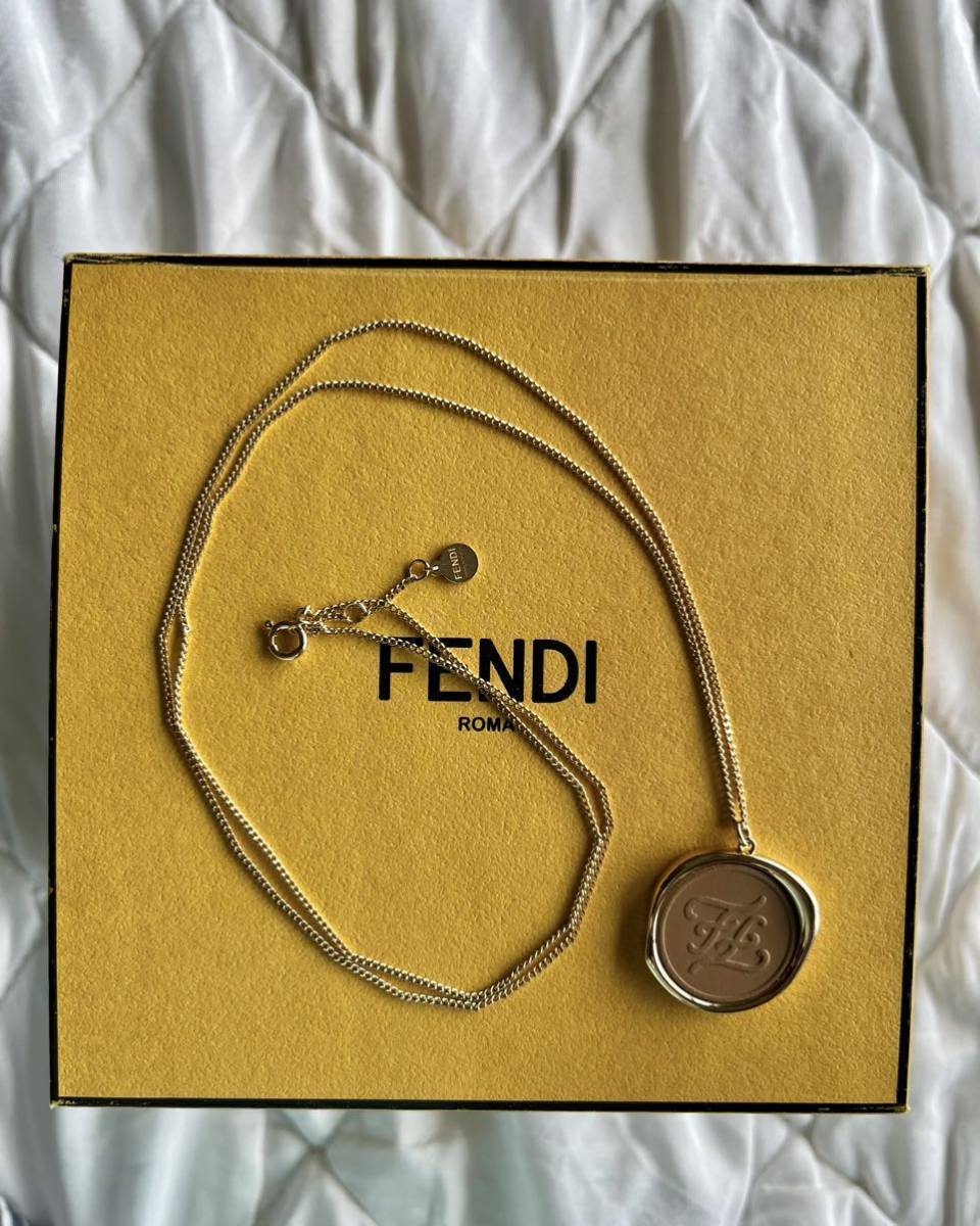 フェンディ FENDI ネックレス カーリグラフィ 美品-