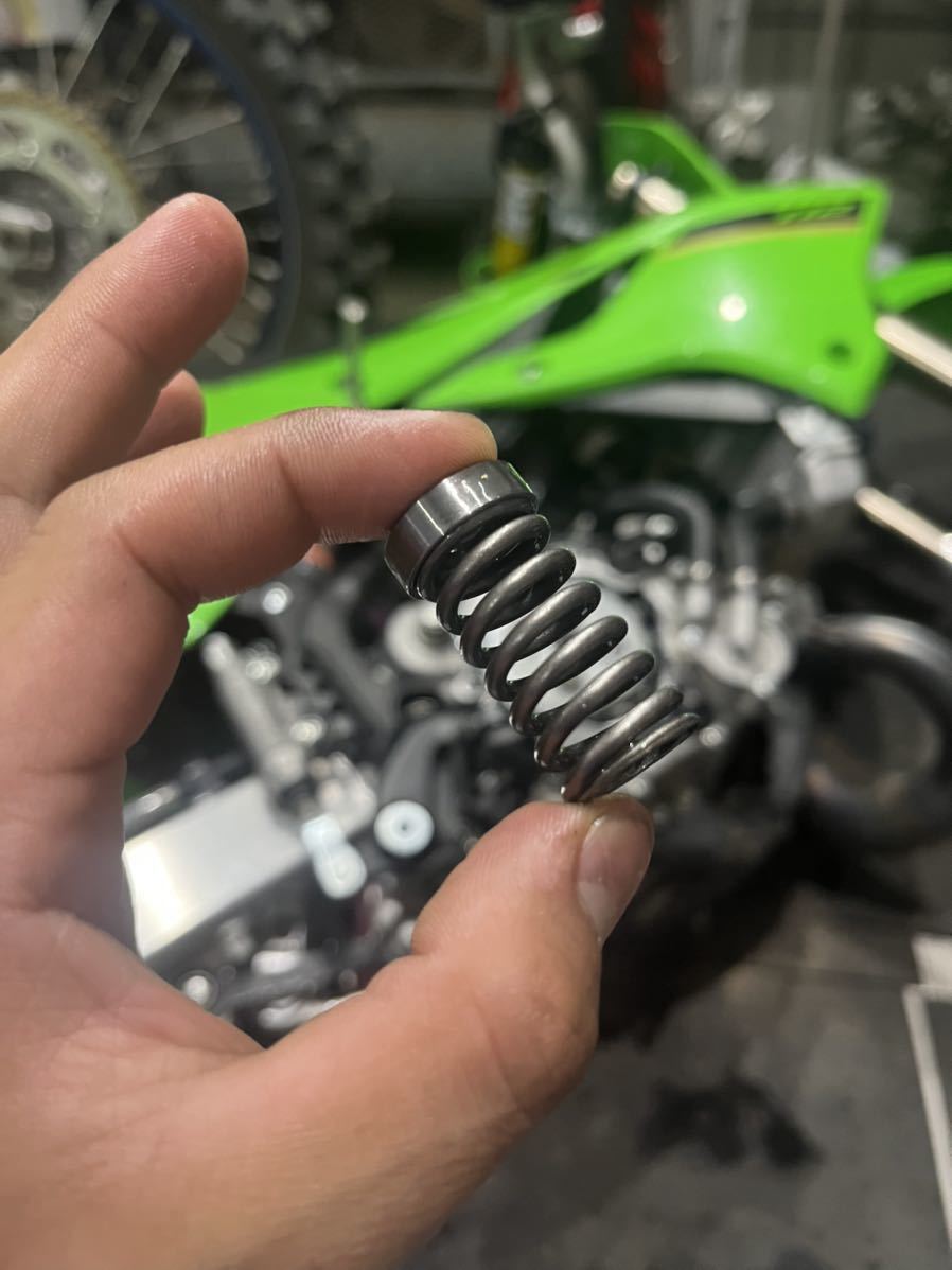 kx112 kx100 kx85 クラッチスプリングリテーナー_画像3