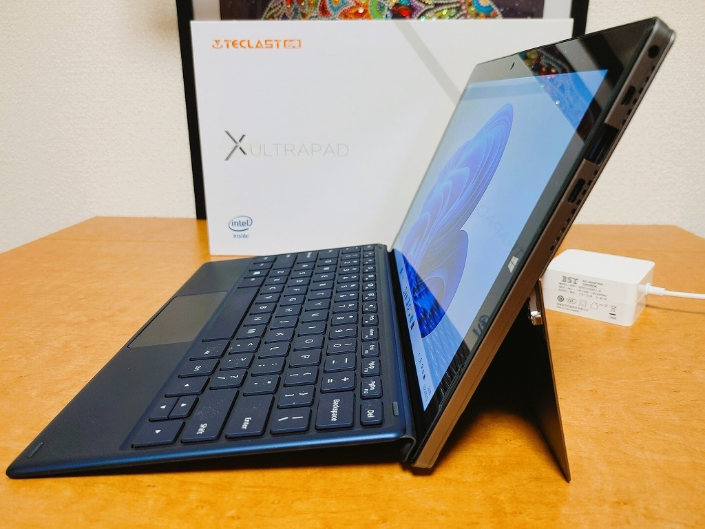 TECLAST X4 2in1 4コア 256GBSSD Windows11 Office2021 AC付属 完動美品_画像4