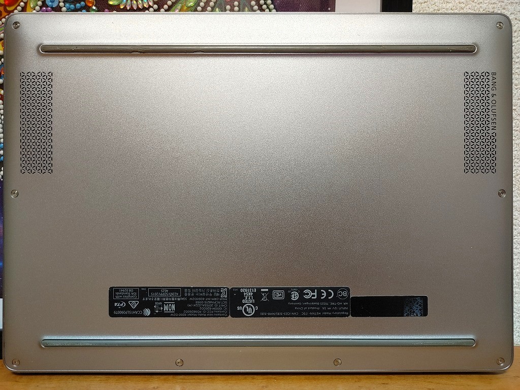 「HP EliteBook Folio G1 m3-6Y30 128GB/8GB」中古 完動美品 AC付き 新品キーボード交換済み USB変換ハブ付属_画像5