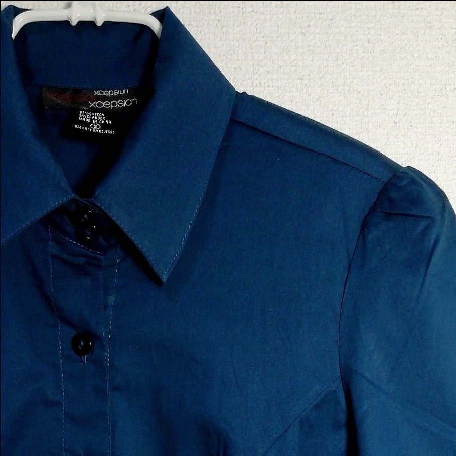 シャツ　シャツブラウス　トップス　青　ブルー　紺色　ネイビー　半袖　ストレッチ　オフィス　レディース　レディースファッション　夏