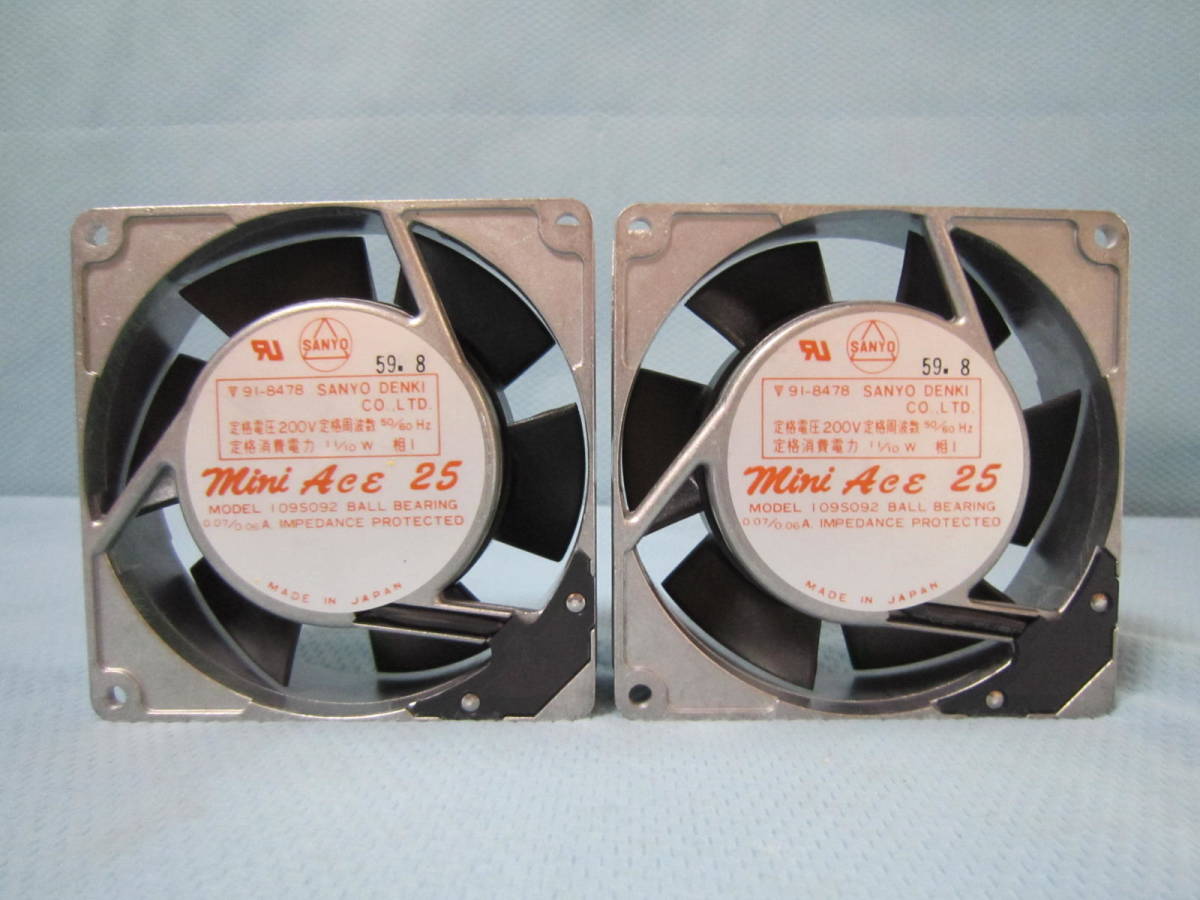 SANYO DENKI MINI ACE 25 AC FAN 109S092 ファンモーター 200V*2個 (外寸約:横9.2cm*奥9.2cm*高2.5cm）_画像1