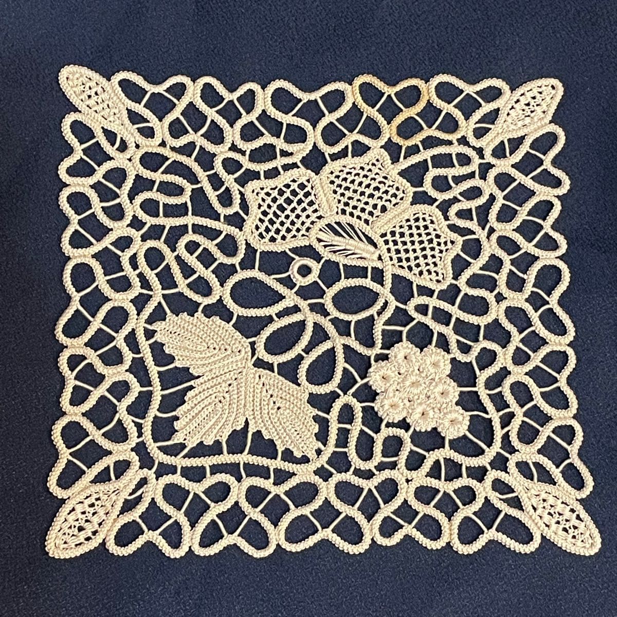 ハンドメイド ルーマニアンレース スクウェア ドイリー ルーマニアンマクラメ