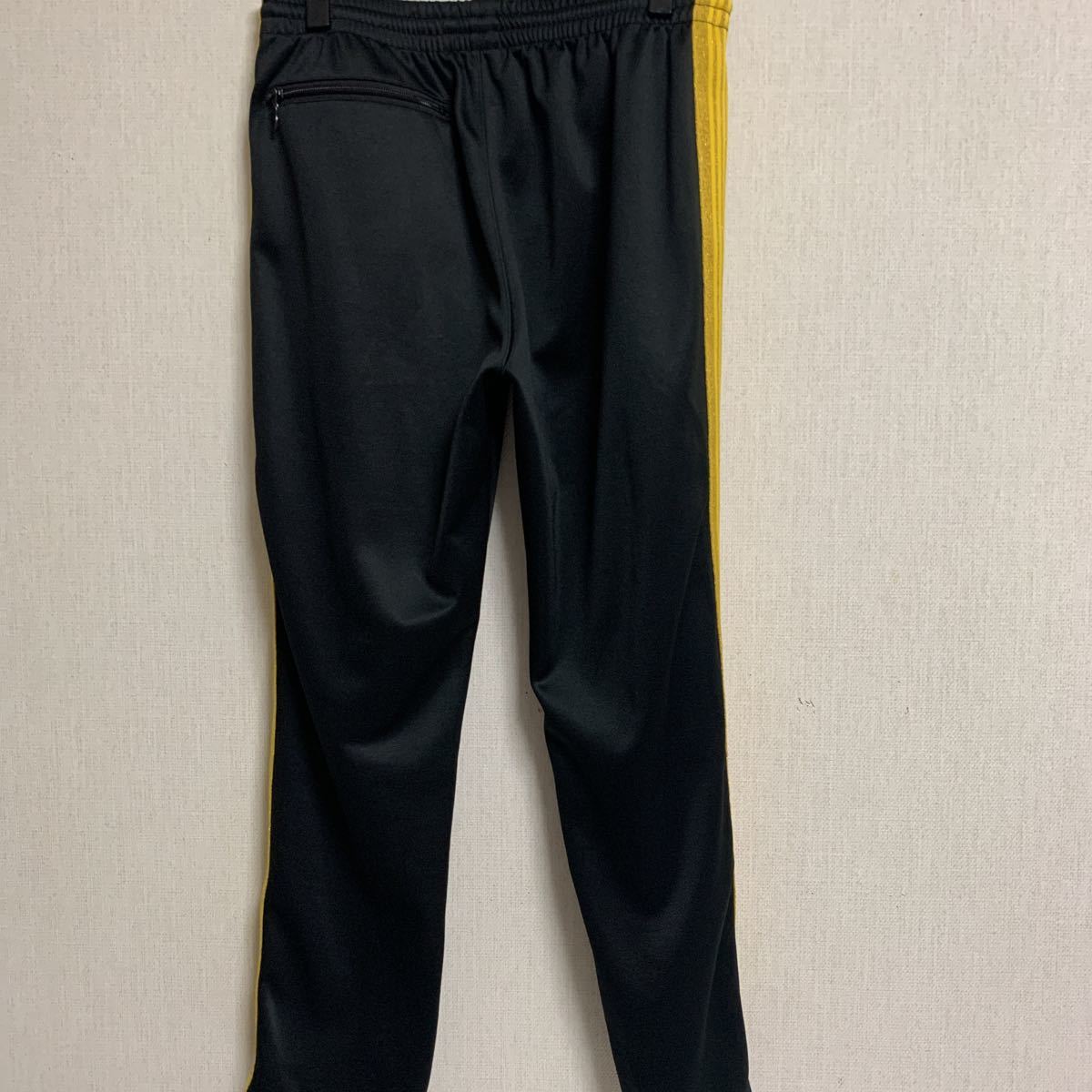Needles トラックパンツ ナロー ブラック×イエロー ネペンテス Needles トラックパンツ ナロー ブラック×イエロー ネペンテス