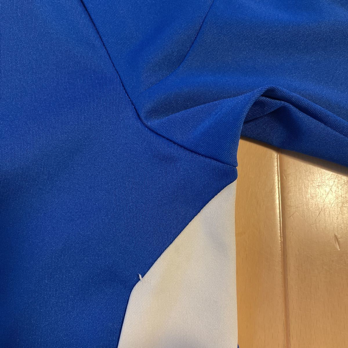 送料無料　adidas アディダス　半袖VネックTシャツ 青ブルー　ドライ　スポーツTシャツ　140cm 送料込み_画像5