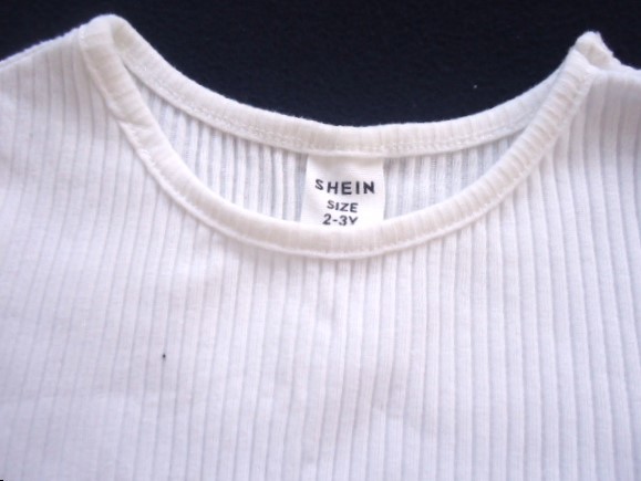 ■SHEIN（シーイン）■半袖Tシャツ サイズ2-3Y■