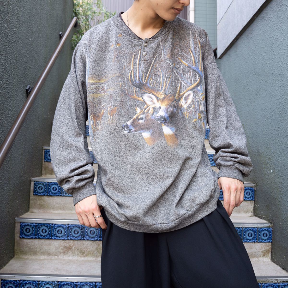 USA VINTAGE FOREST GLEN APPAREL DEER PRINT DESIGN HENRY NECK SWEAT SHIRT/アメリカ古着シカプリントデザインヘンリーネックスウェット