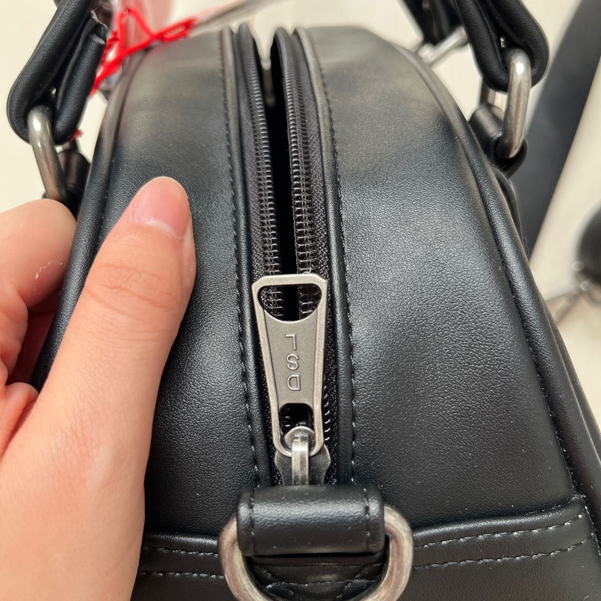 新品】DIESEL ディーゼル レディース2WAYバッグ MERI S/X08403 新品】DIESEL ディーゼル レディース2WAYバッグ MERI S/X08403