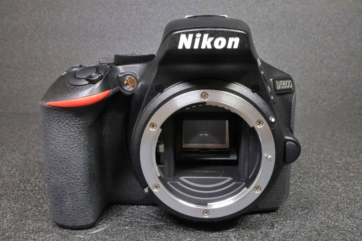 安心保証 シャッター回数1万 NIKON D5600 レンズセット #870065091