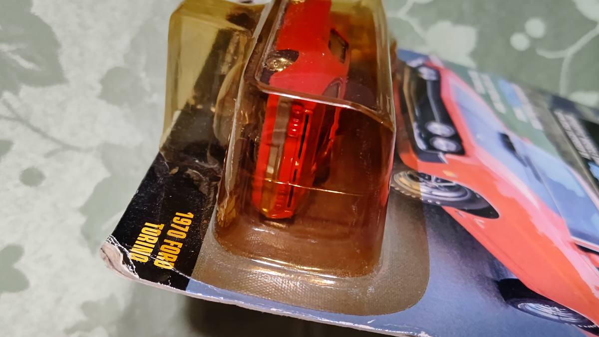1/64 Johnny Lightning MUSCLE CARS 1970 FORD TPRINO