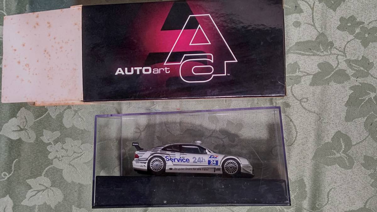 1/43 AUTOart 60136 MERCEDES BENZ CLK DTM 2001 #10-Patrick Huisman ケース入り_画像3