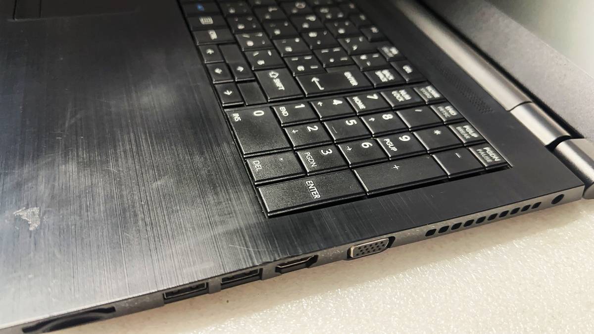 中古 良品 東芝B55D 15.6型・Corei5-6200U・8GB・SSD240GB・DVD・テンキー・Office2021・Win11Pro・WIFI・Bluetooth・カメラ 9305 中古 良品 東芝B55D 15.6型・Corei5-6200U・8GB・SSD240GB・DVD・テンキー・Office2021・Win11Pro・WIFI・Bluetooth・カメラ 9305