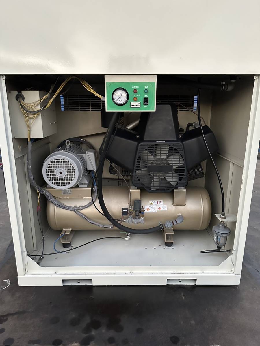 中古。TOSHIBA 東芝 TESCON エアーコンプレッサー 7.5KW 動作 中古。TOSHIBA 東芝 TESCON エアーコンプレッサー 7.5KW 動作