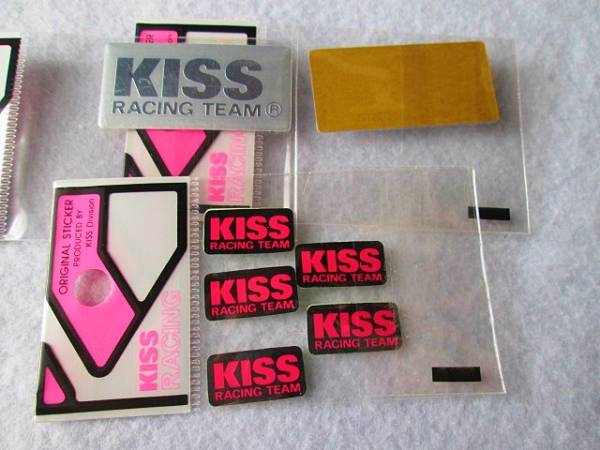絶版品 KISS RACING 初期・当時物 【KISSメタルプレート(２枚)&ステッカーSS(５枚組)SET】 保管新品_画像3
