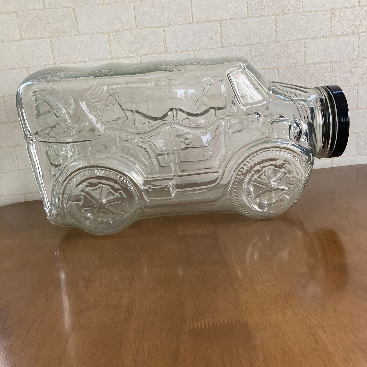 Vintage Glass Jar － Antique Automobile