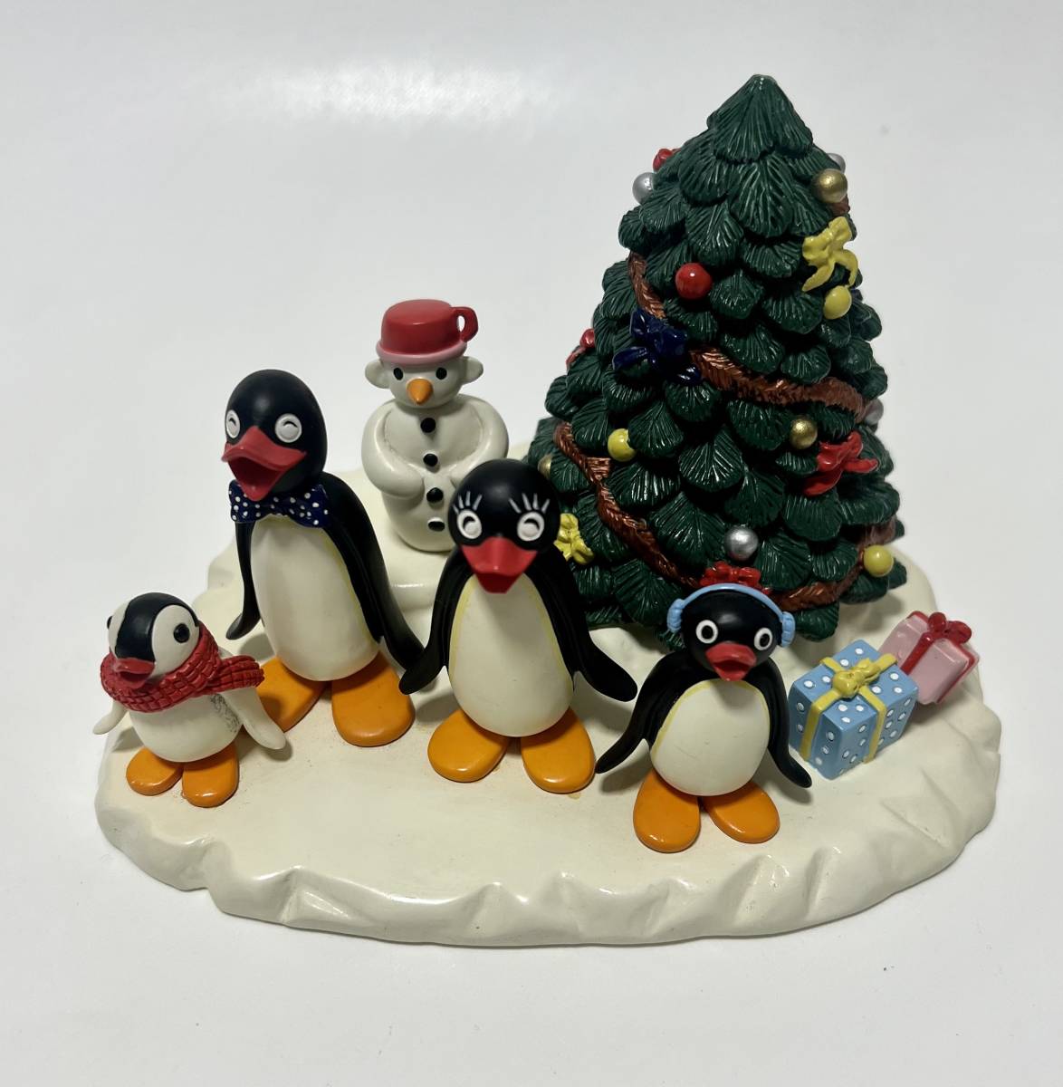  Pingu Christmas tree snow ... geo llama ornament poly- range 