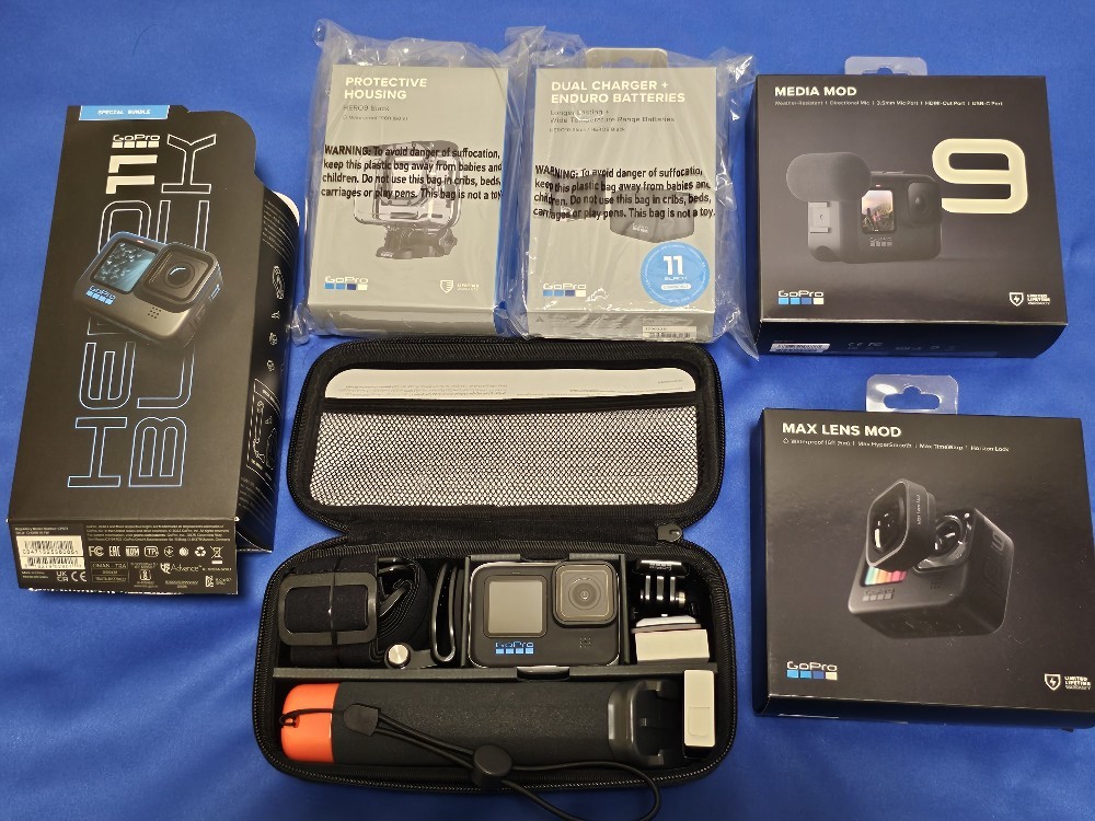 再入荷】 ◇ほぼ新品◇GoPro HERO11 Black スペシャルバンドルセット