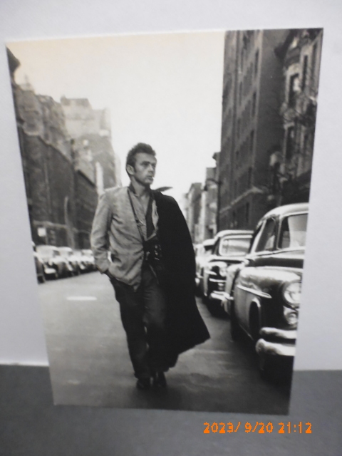 ジェ－ムス　デイーン　James Dean ポストカード　絵葉書　１９５０年代のニューヨークでの散歩姿　　珍しい写真_画像1