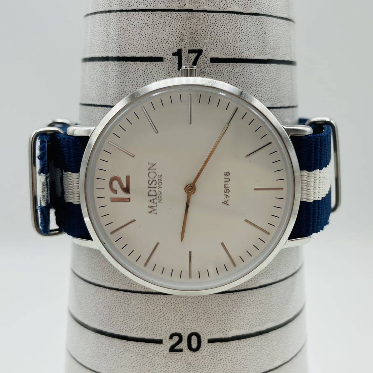 MADISON NEW YORK マディソンニューヨーク メンズ腕時計 腕時計 時計 ユニセックス 白文字盤 2針 3気圧防水 青白 ストライプ 箱付き AT_画像9